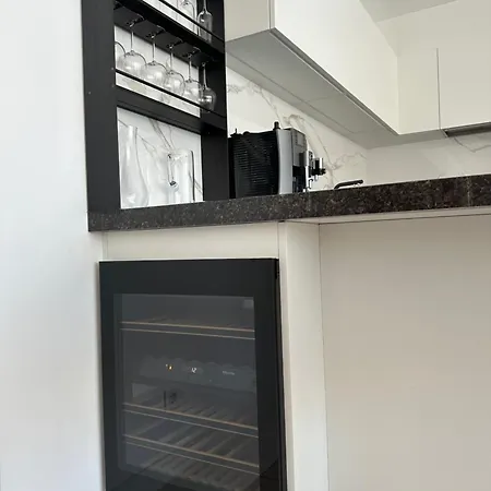 Kempinski 100m From וילה *