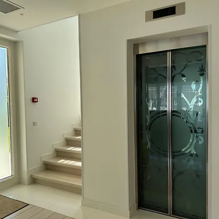 Kempinski 100m From וילה *