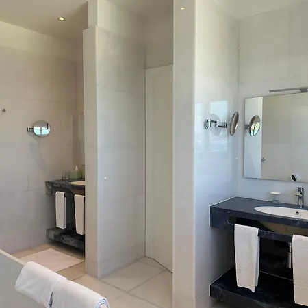 Kempinski 100m From וילה