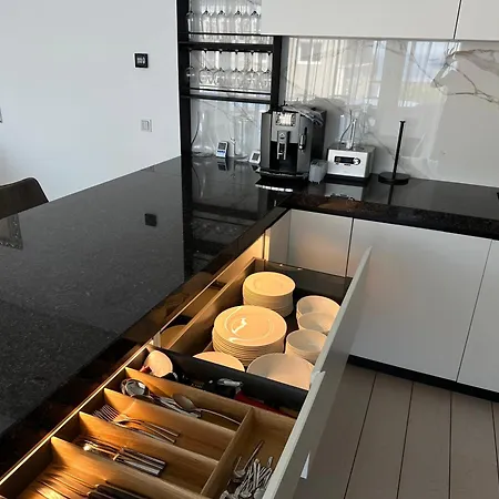 Kempinski 100m From וילה