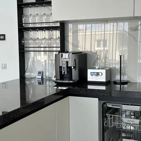 Kempinski 100m From וילה סבודרייה