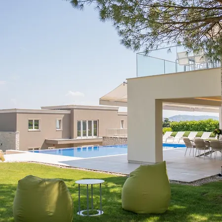 Kempinski 100m From Villa *