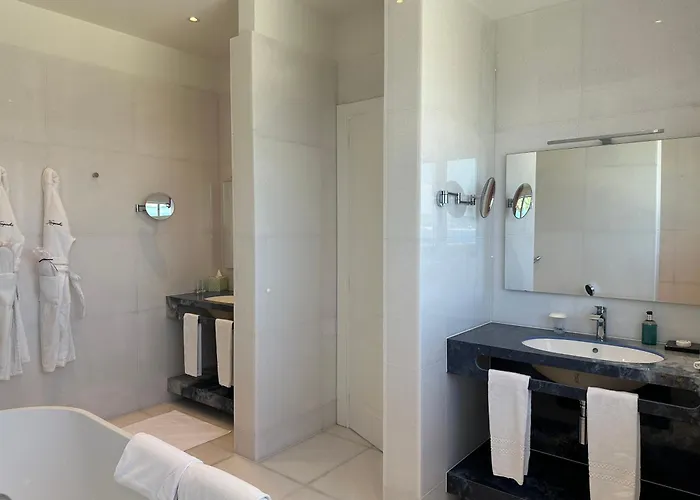 Kempinski 100m From 빌라