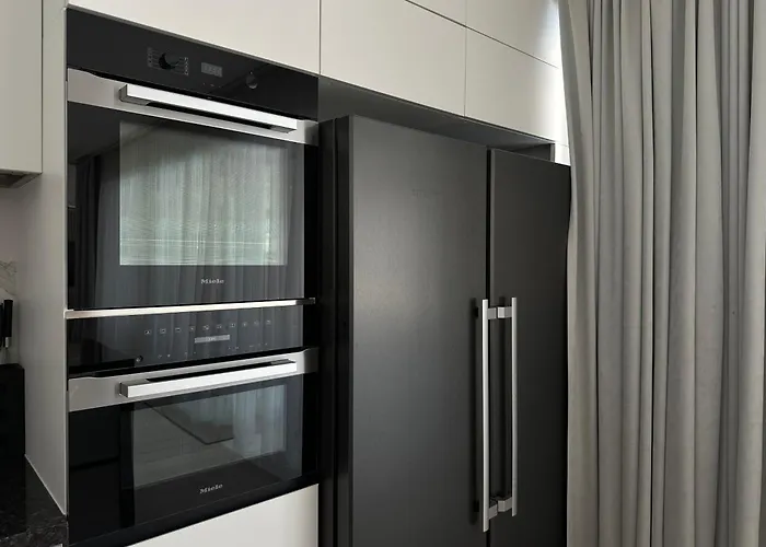 Kempinski 100m From 사부드리자