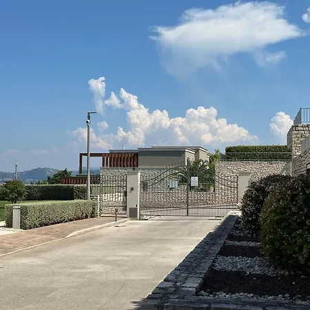别墅 Barbara Situated Within Luxury Golf & Adriatic *