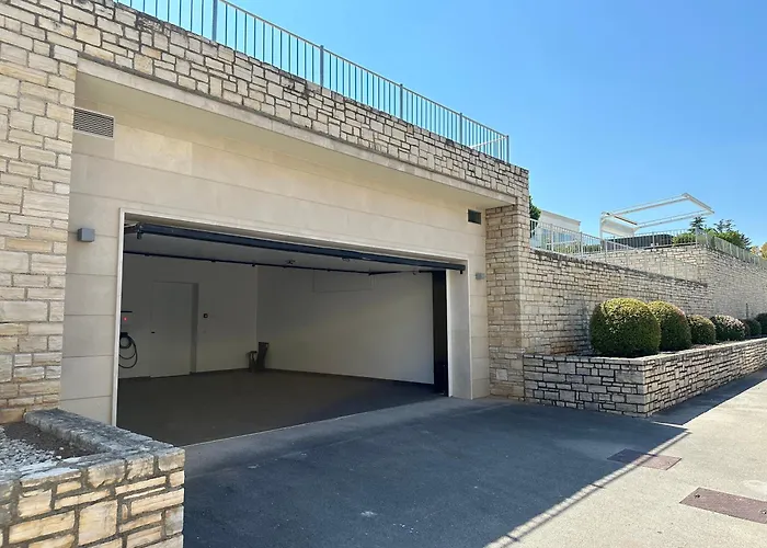 Kempinski 100m From Villa *