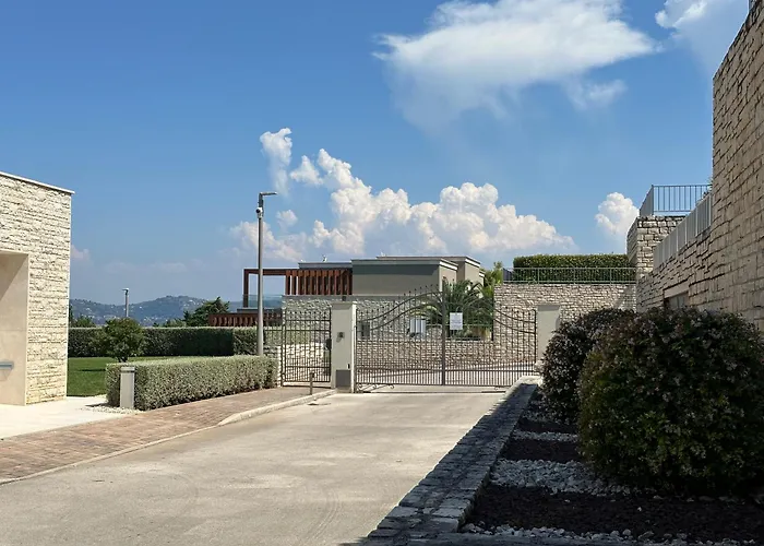 Villa Kempinski 100m From *